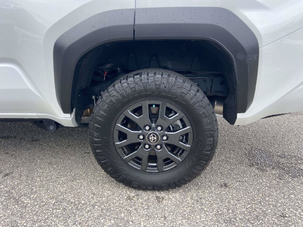 Used 2025 Toyota 4Runner SR5 RWD image 7