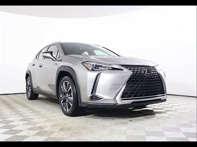 Certified 2022 Lexus UX 200 w/ Accessory Package (Z1) FWD image 2