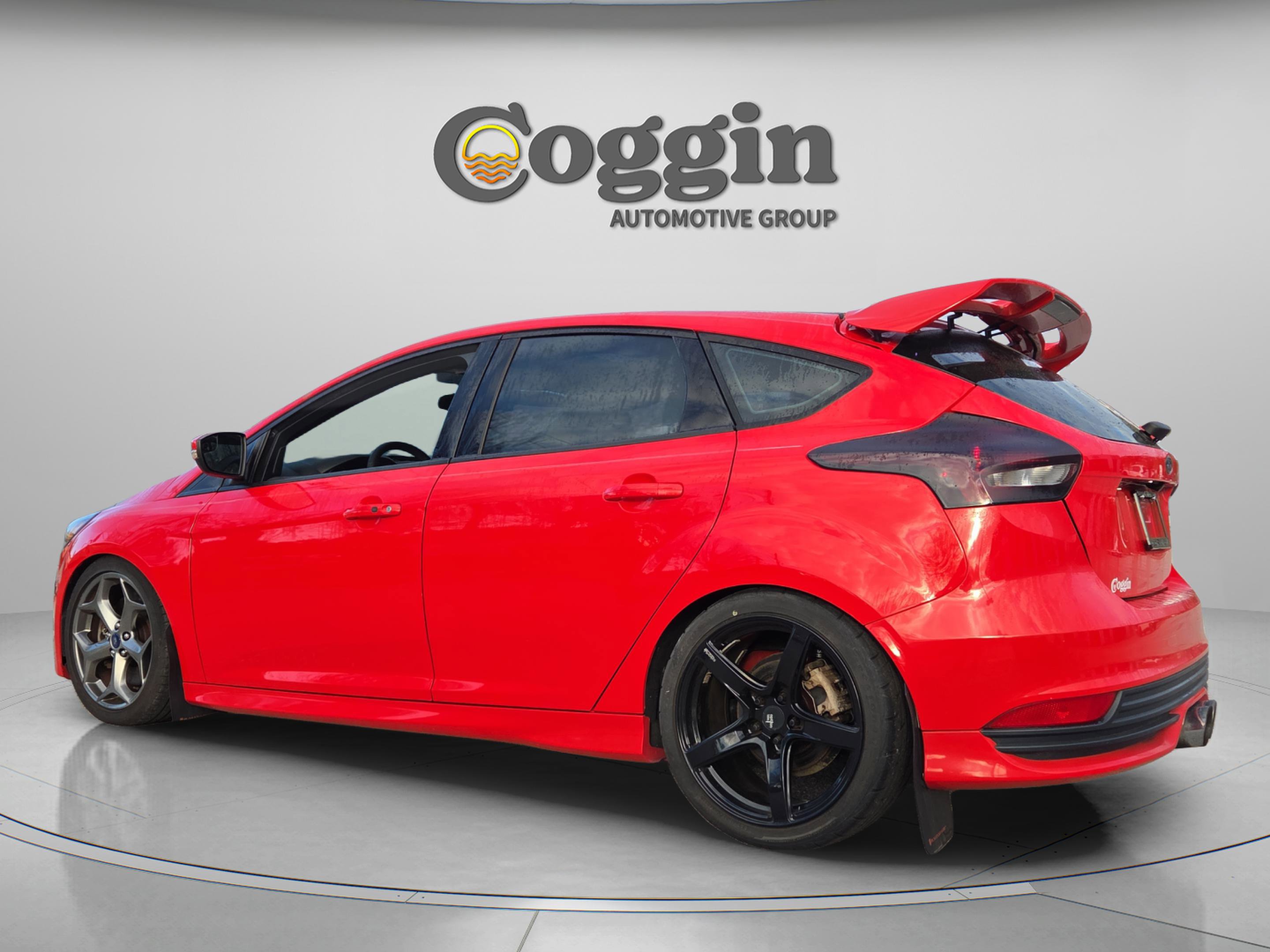 Used 2017 Ford Focus ST w/ Equipment Group 401A image 5