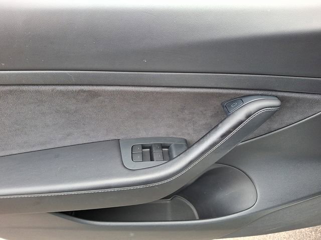 Used 2021 Tesla Model 3 Standard Range Plus image 15