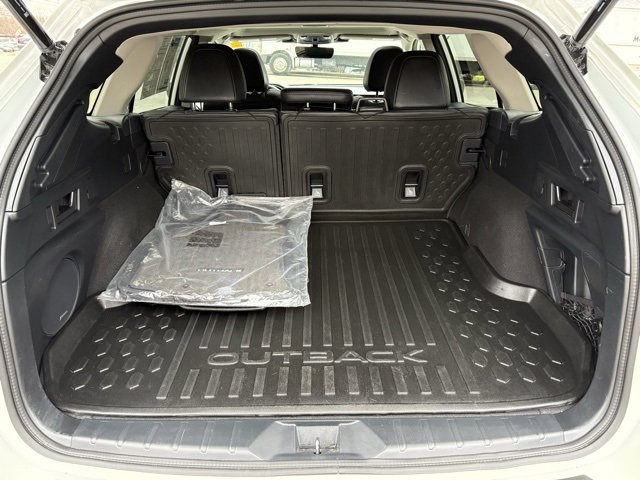 Used 2024 Subaru Outback Limited image 11