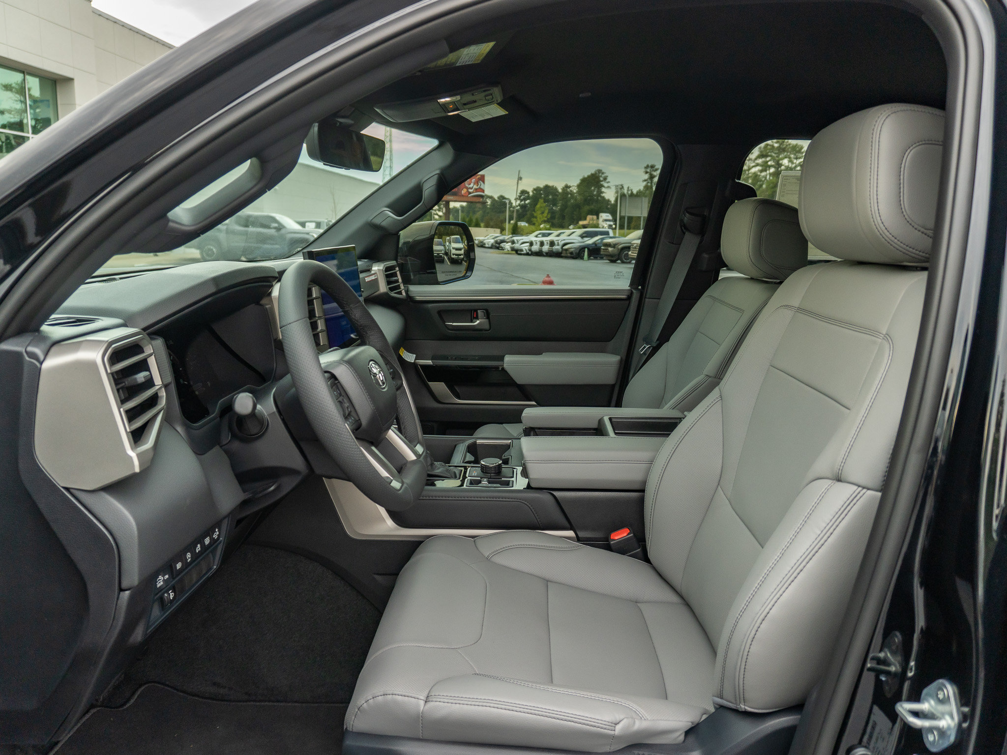 New 2026 Toyota Tundra Limited AWD/4WD image 12