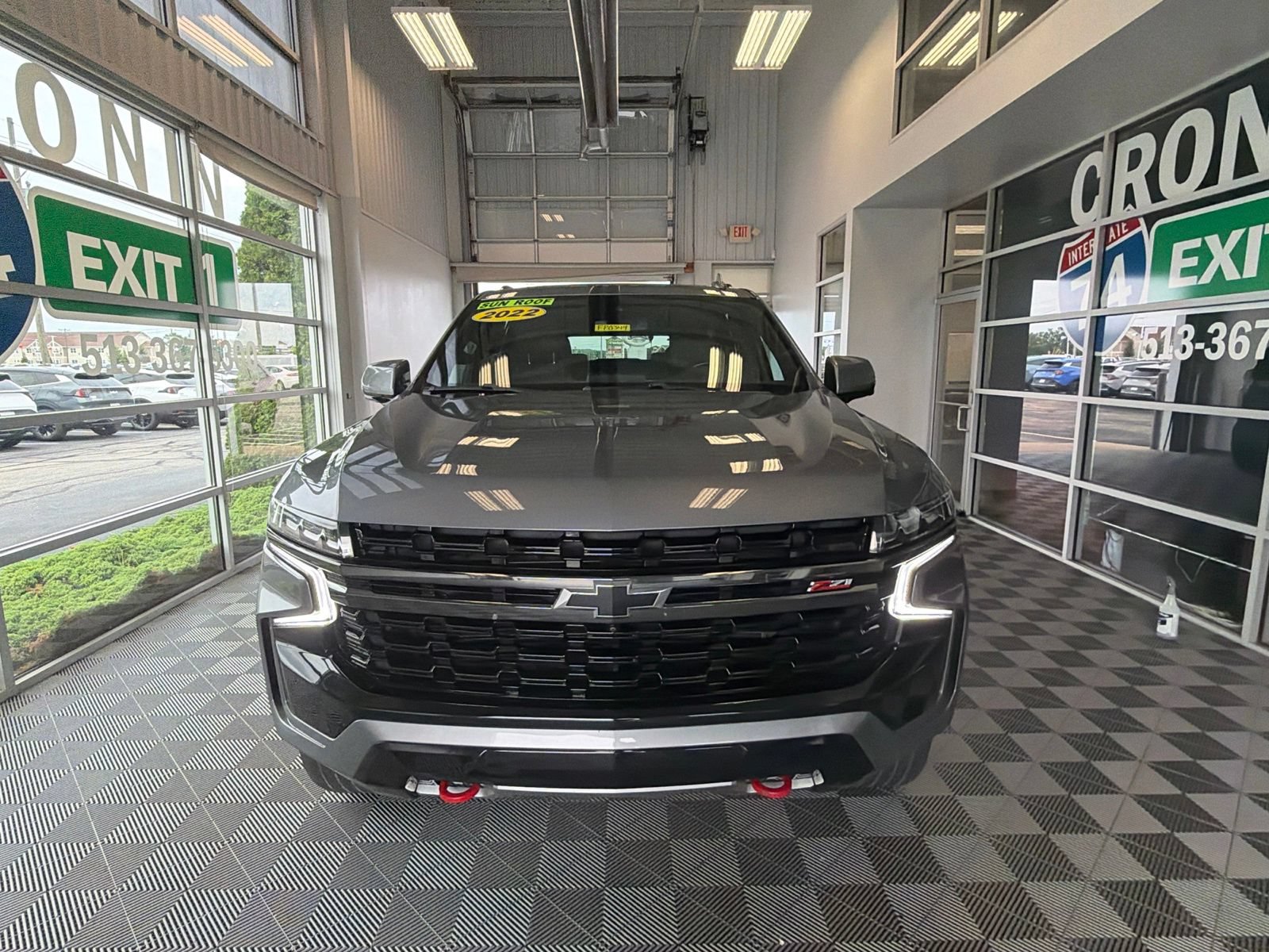 Used 2022 Chevrolet Tahoe Z71 w/ Luxury Package AWD/4WD image 6