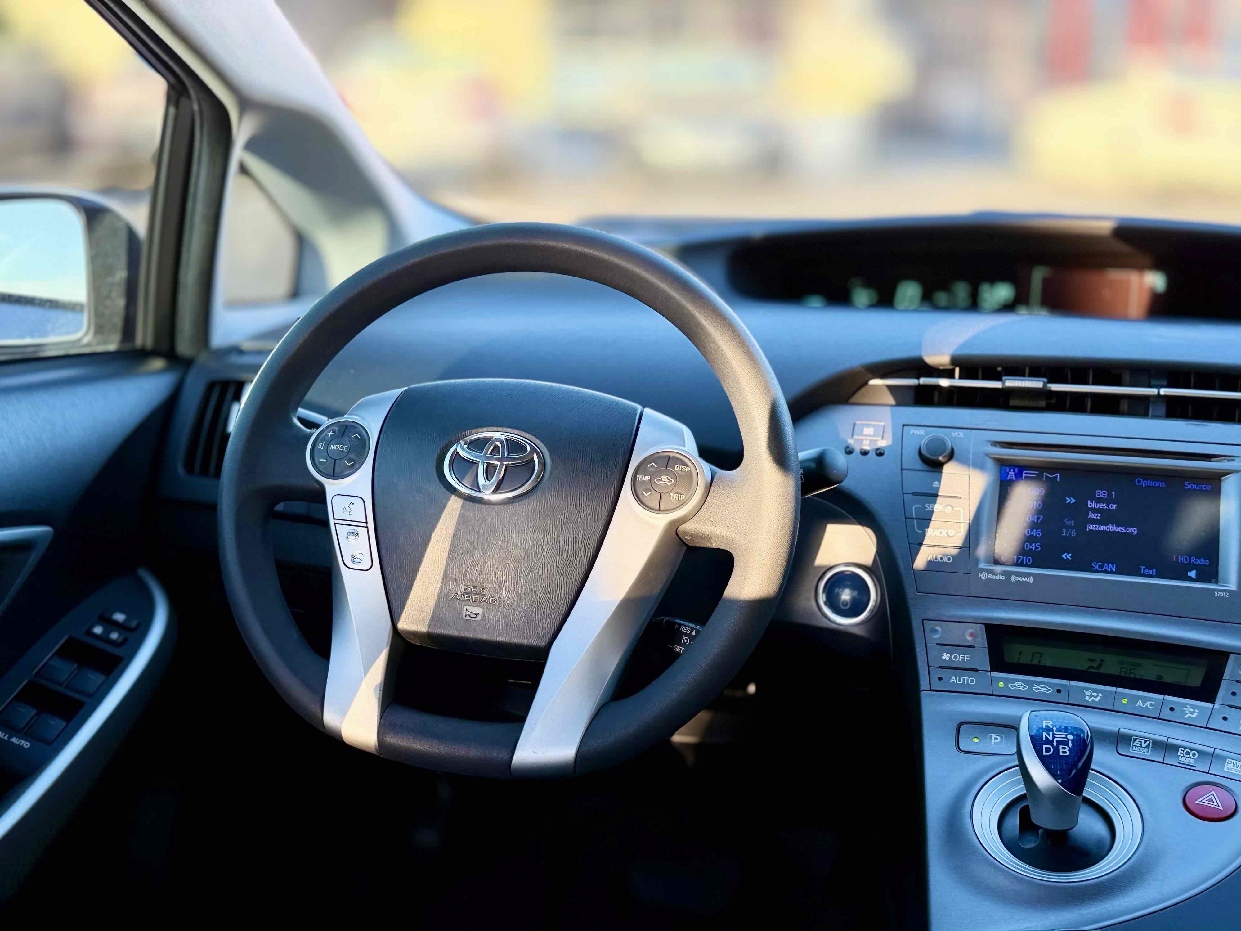 Used 2014 Toyota Prius Three FWD image 25