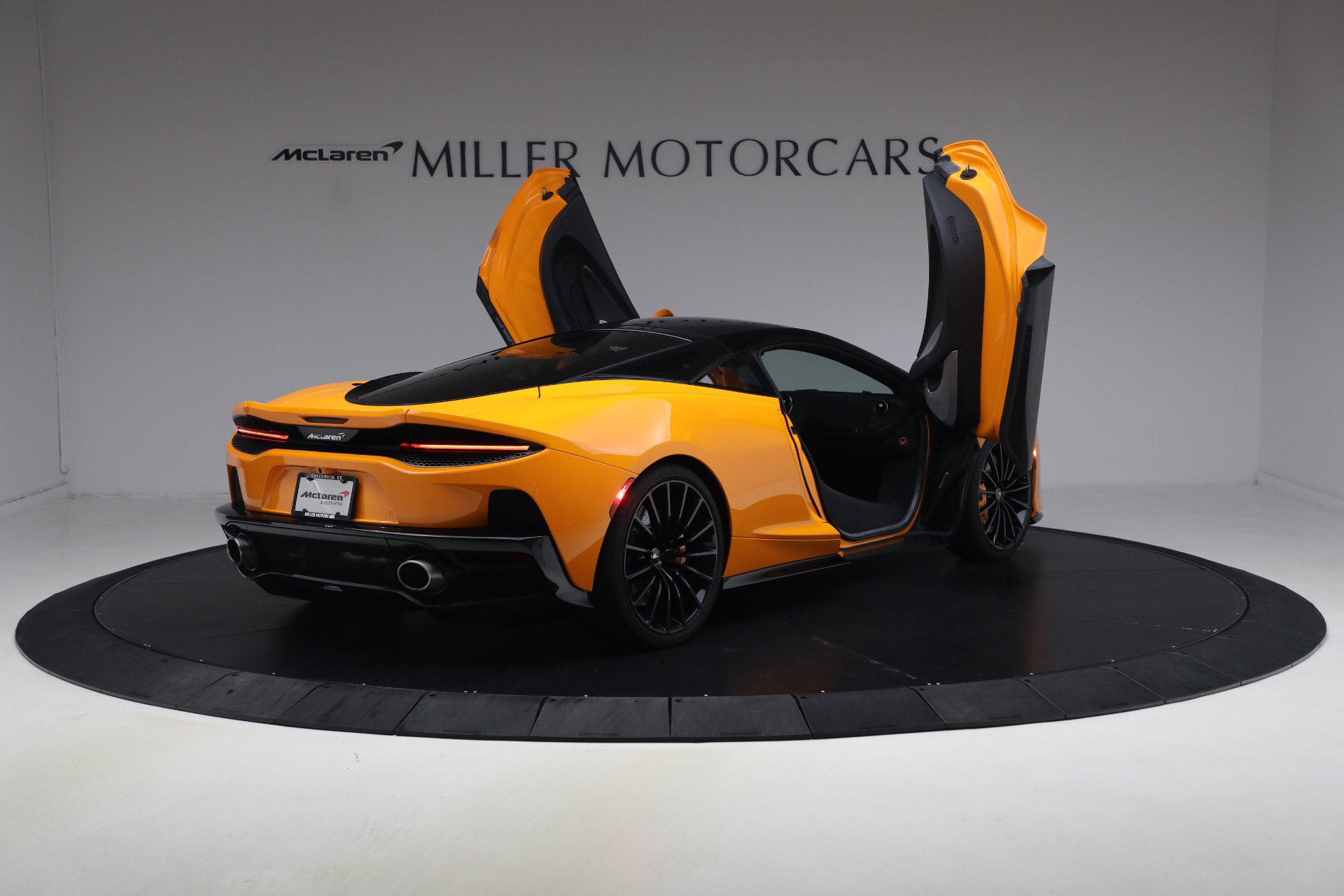 Used 2023 McLaren GT RWD image 31