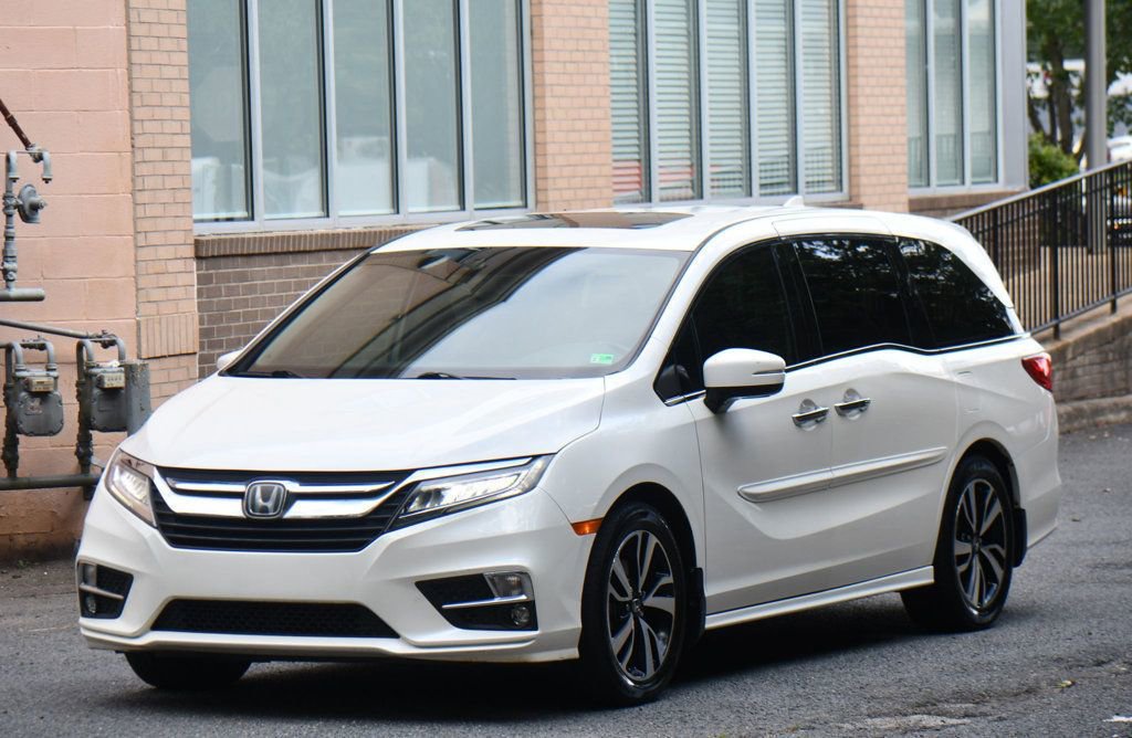 Used 2019 Honda Odyssey Elite image 3