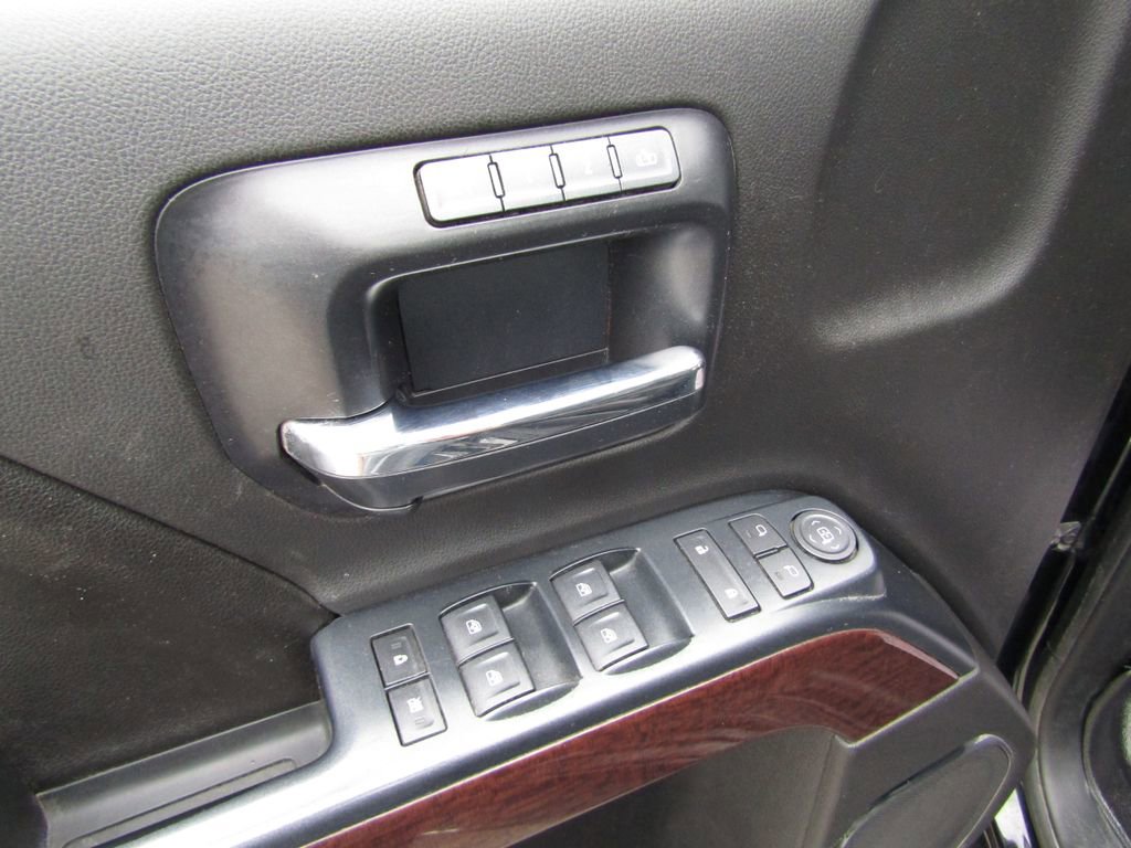 Used 2015 GMC Sierra 2500 SLT w/ Duramax Plus Package AWD/4WD image 22