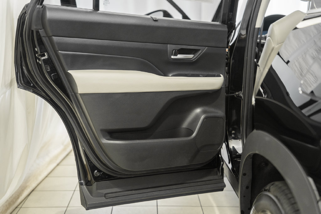 Certified 2024 Toyota Grand Highlander AWD image 43