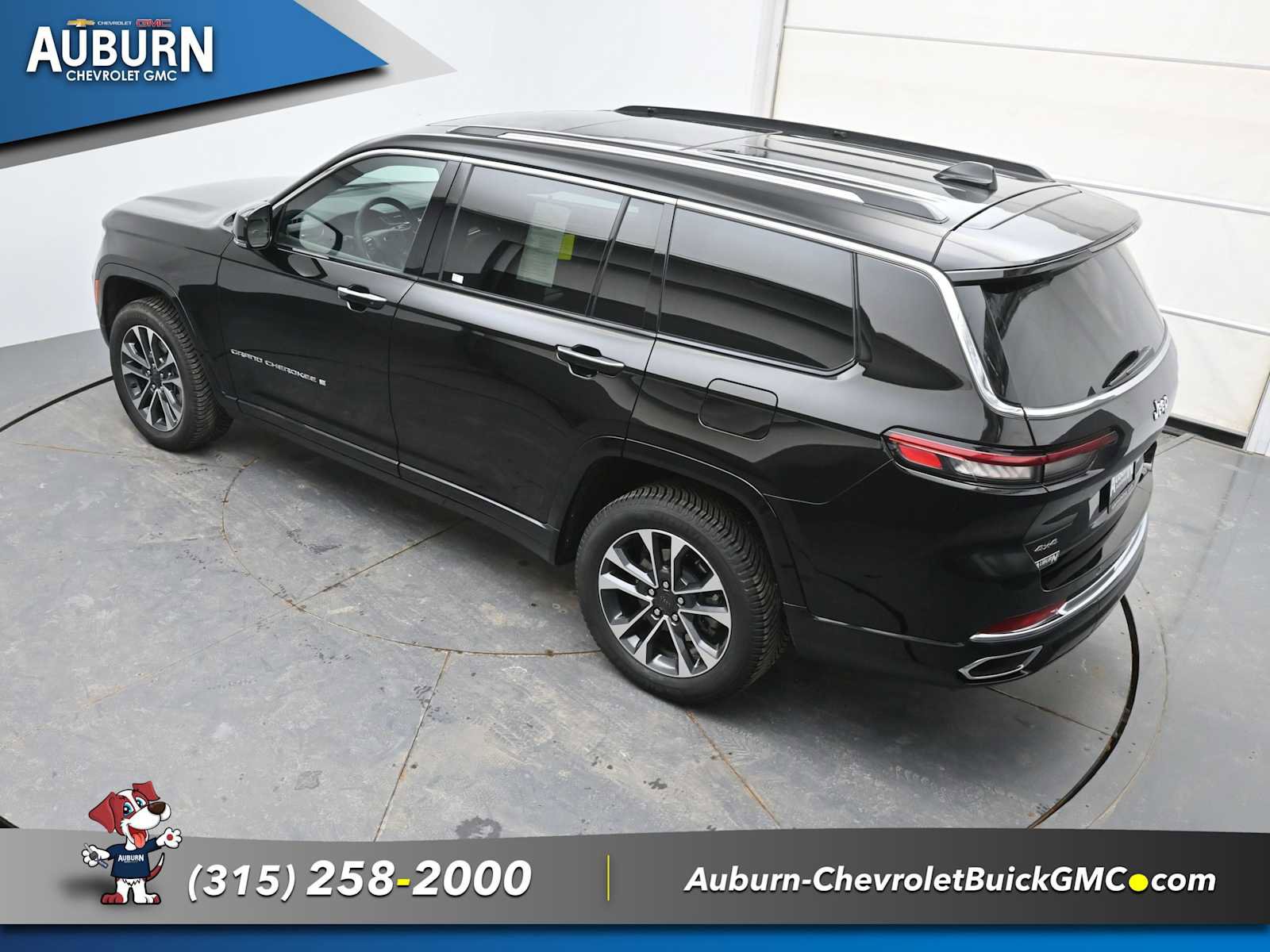 Used 2024 Jeep Grand Cherokee L Overland w/ Trailer Tow Package image 26