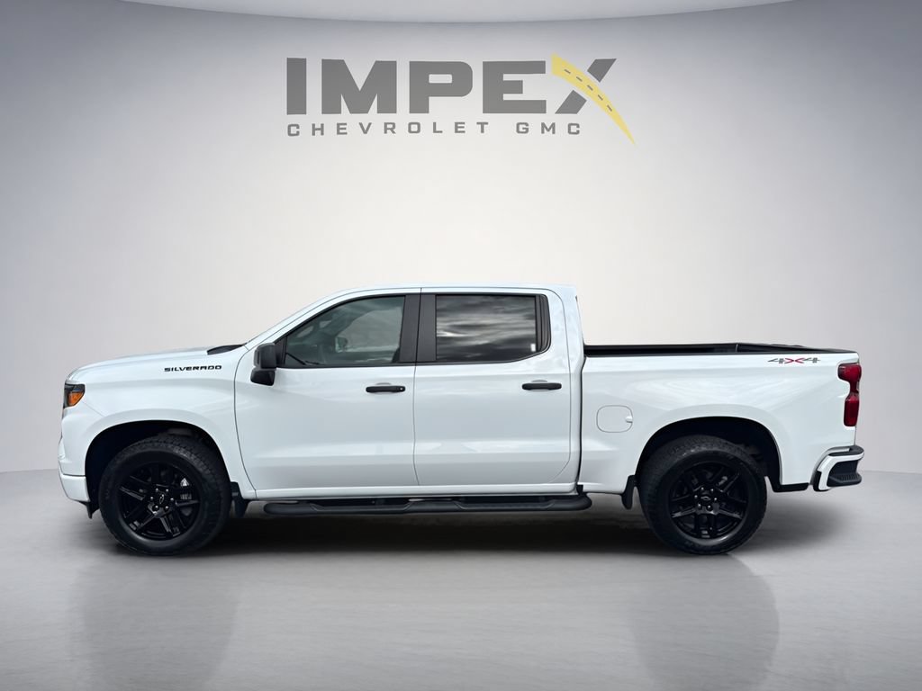 Used 2024 Chevrolet Silverado 1500 Custom AWD/4WD image 2
