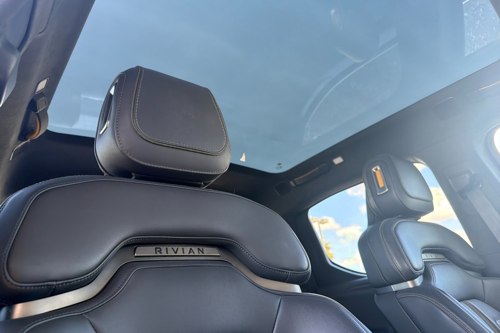 Used 2023 Rivian R1T Adventure Dual AWD/4WD image 20