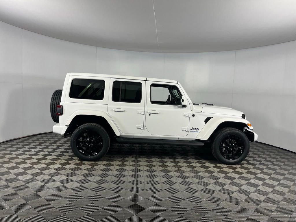 Used 2021 Jeep Wrangler Unlimited Sahara image 3