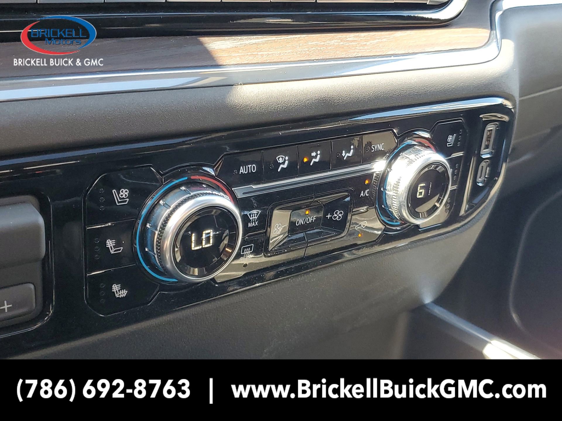 New 2025 GMC Sierra 1500 SLT w/ SLT Convenience Package image 30