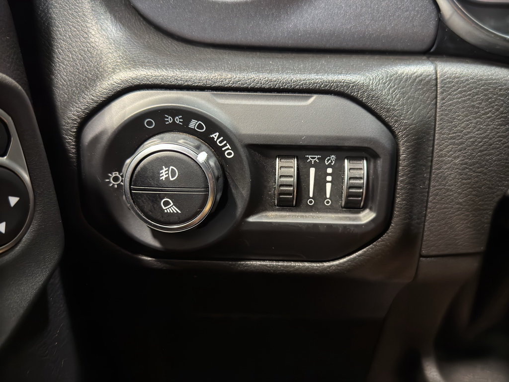 Used 2022 Jeep Gladiator Mojave w/ LED Lighting Group AWD/4WD image 28