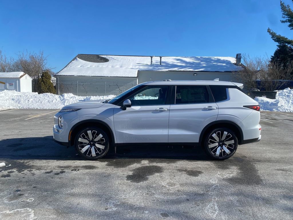 New 2026 Mitsubishi Outlander SE image 9