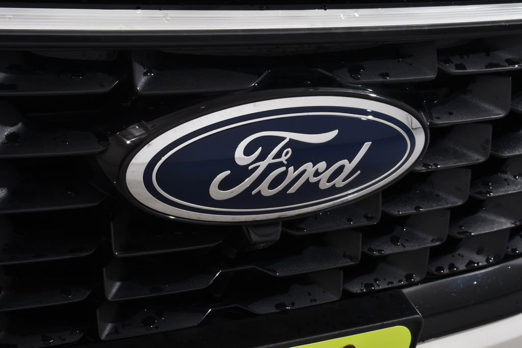 Used 2025 Ford Escape Platinum w/ Premium Technology Package image 21