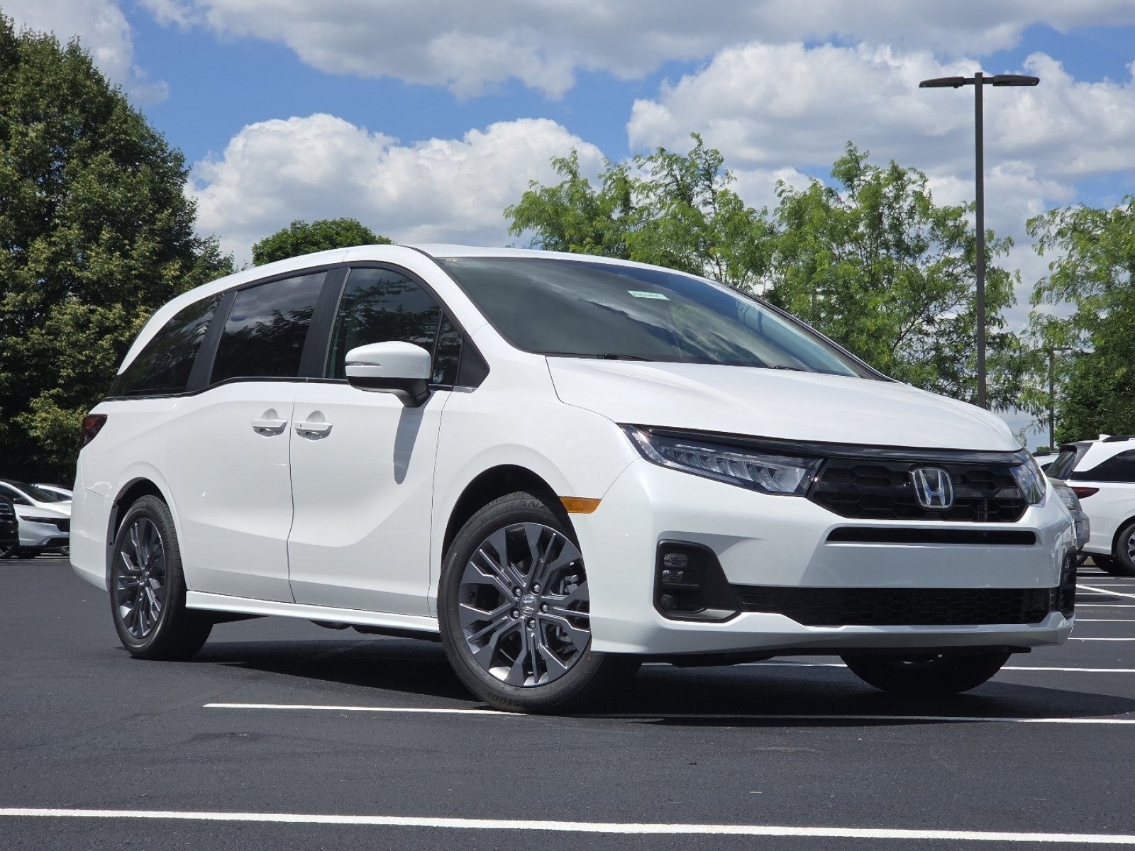 New 2026 Honda Odyssey Touring image 2