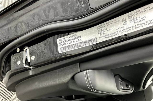 New 2025 Jeep Grand Cherokee L Altitude image 14