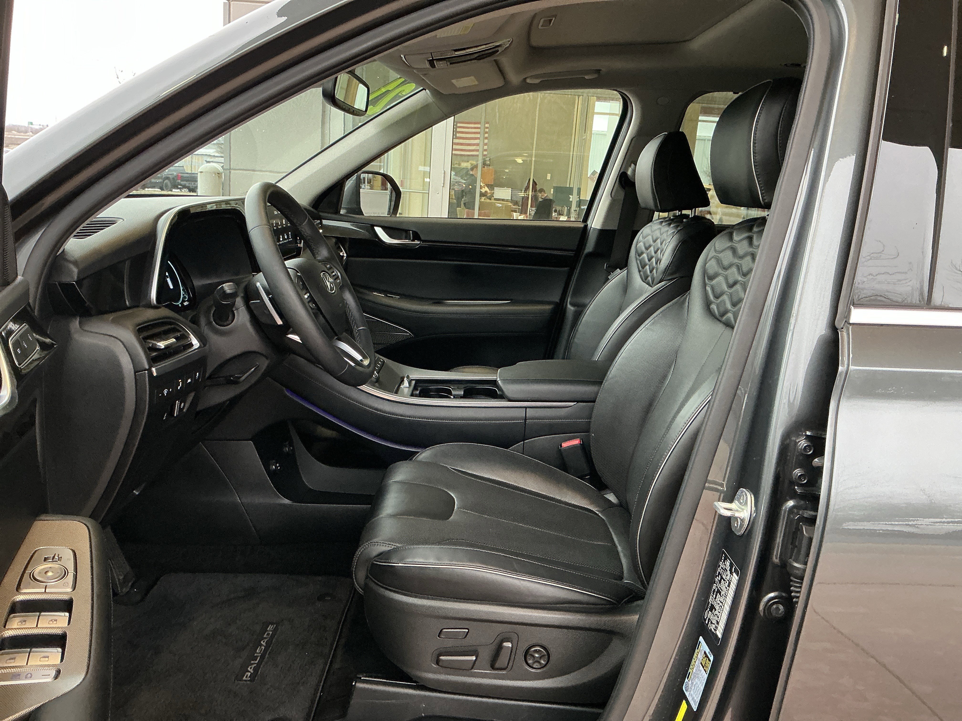 Used 2021 Hyundai Palisade Limited image 7