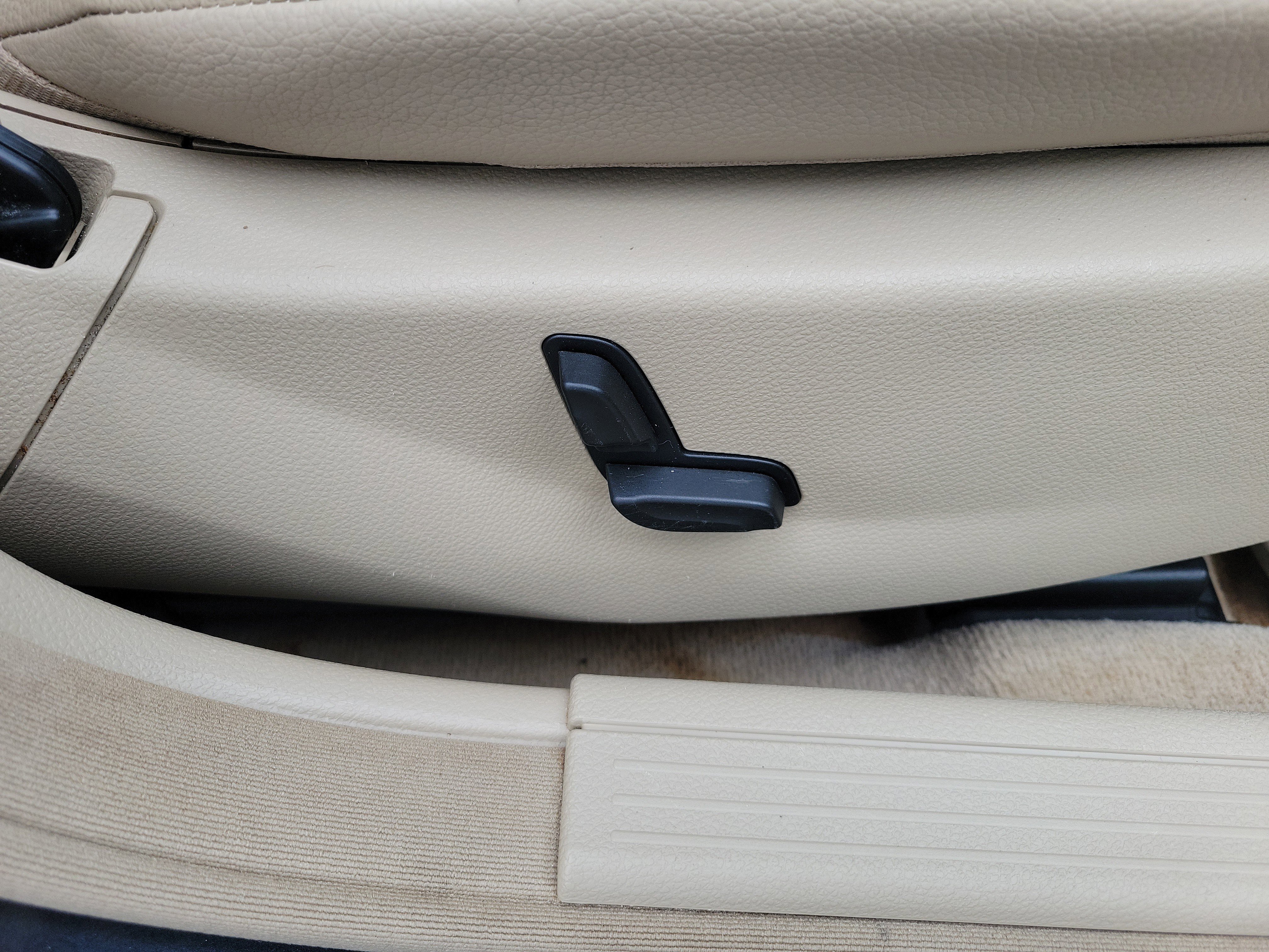 Used 2013 Mercedes-Benz C 250 Sedan image 9