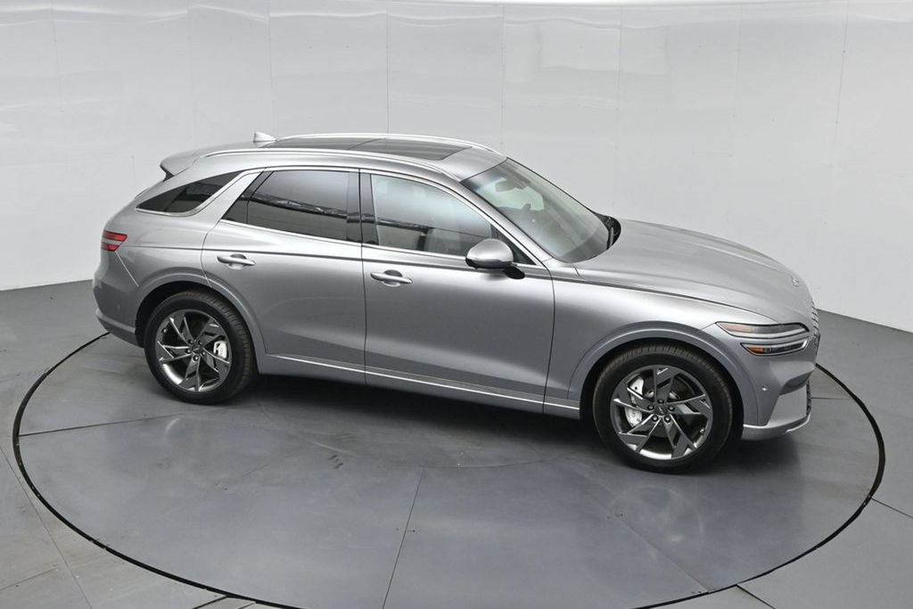 Used 2025 Genesis Electrified GV70 w/ Prestige Package AWD/4WD image 46