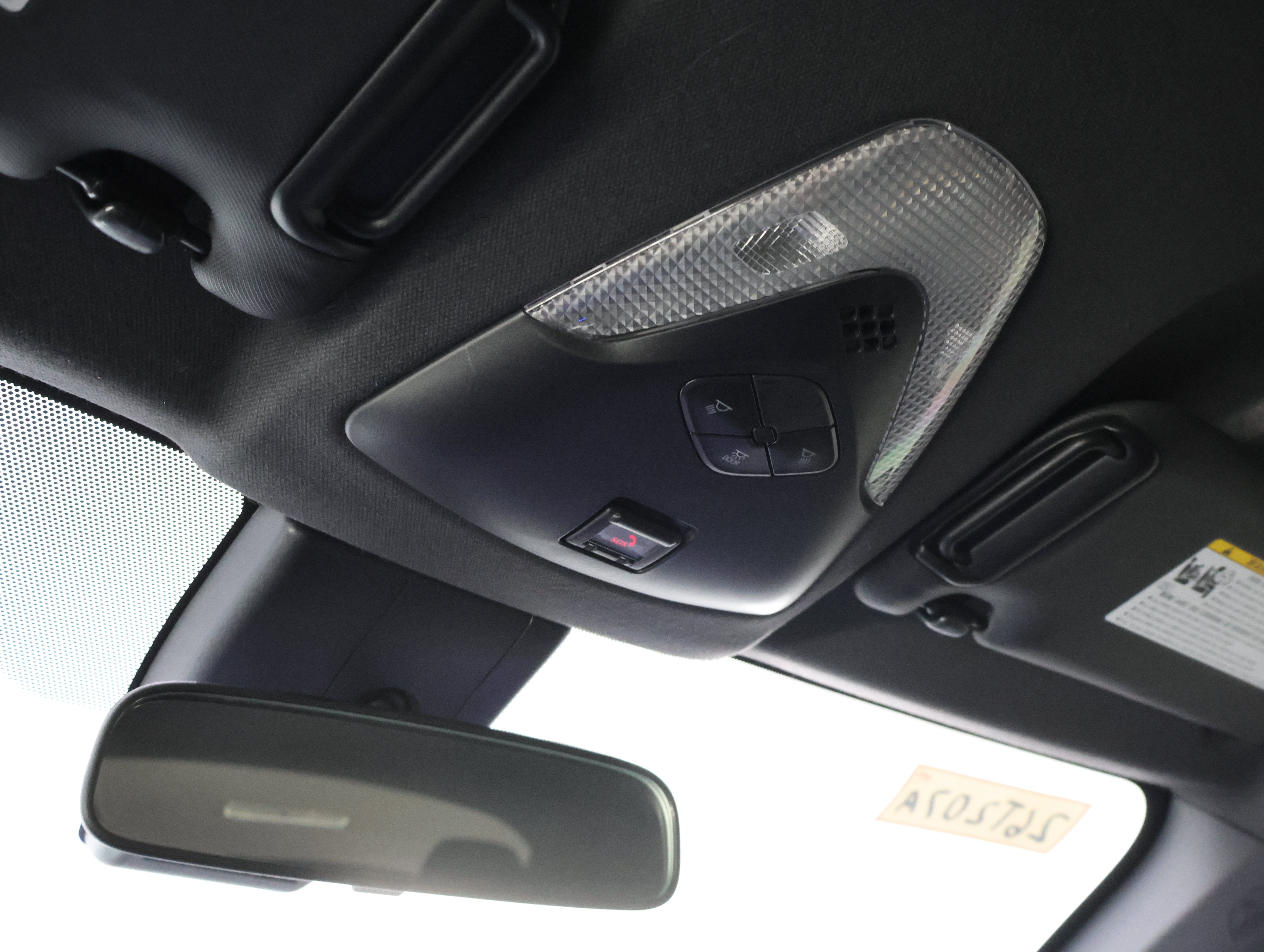 Used 2020 Toyota C-HR XLE FWD image 12