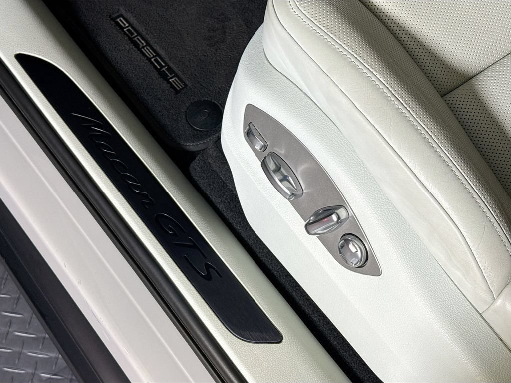 Certified 2024 Porsche Macan GTS AWD/4WD image 26