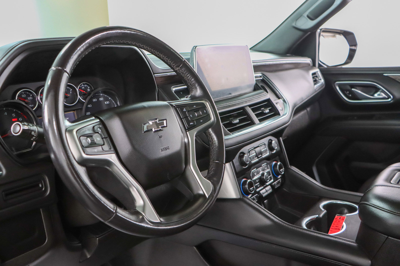 Used 2021 Chevrolet Suburban Z71 image 26