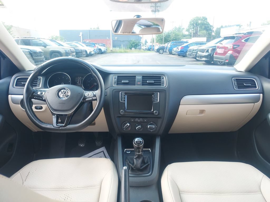 Used 2017 Volkswagen Jetta SE FWD image 9