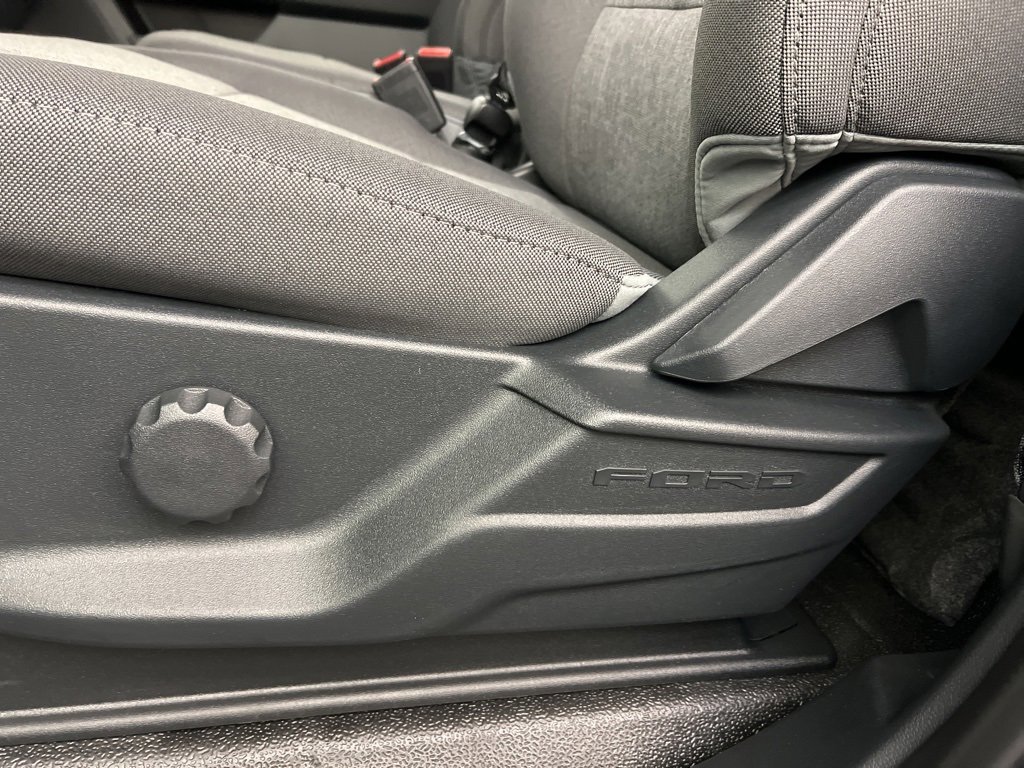 New 2026 Ford F250 XL w/ XL Chrome Package image 23