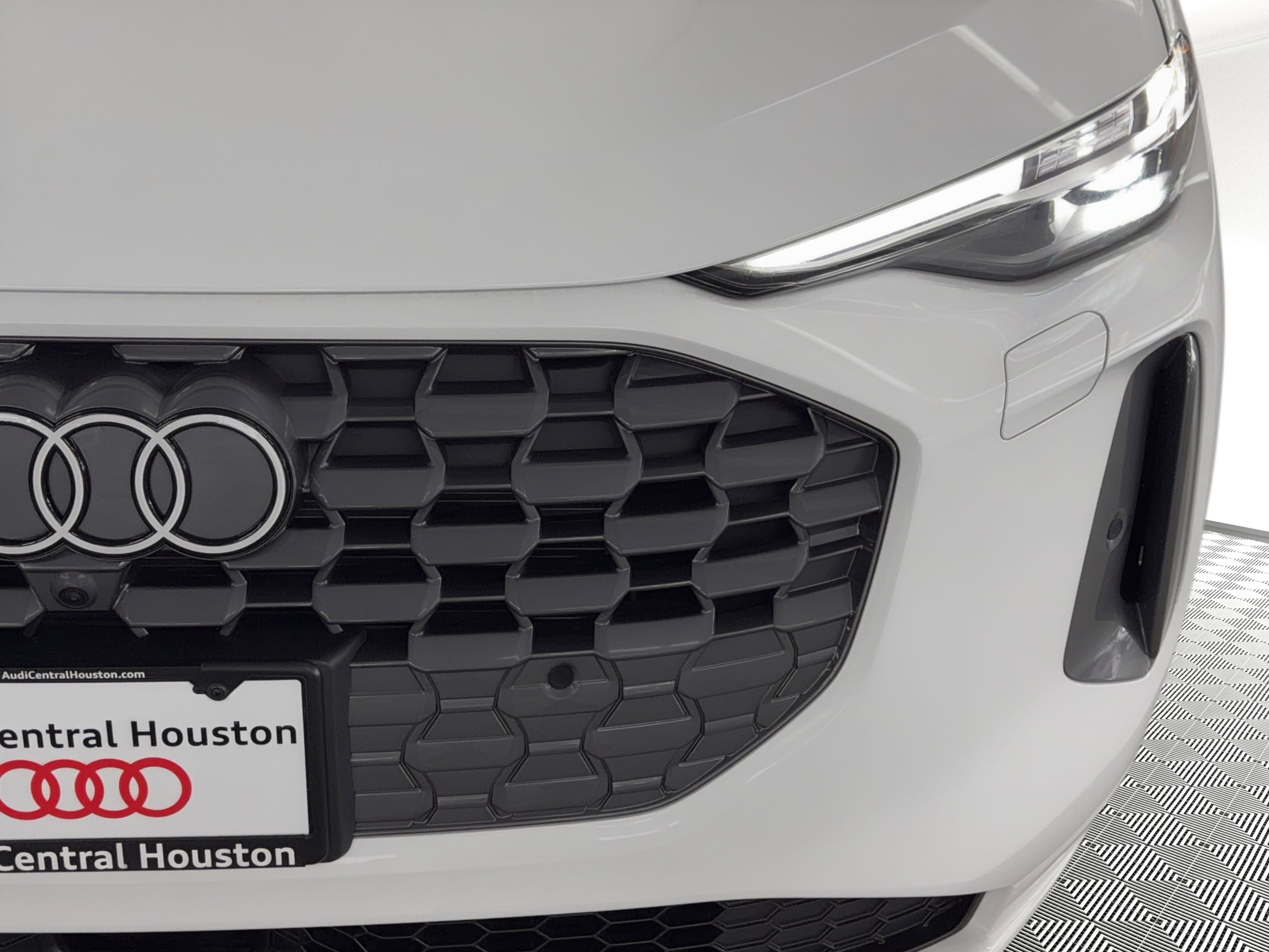 New 2025 Audi Q5 Prestige image 11