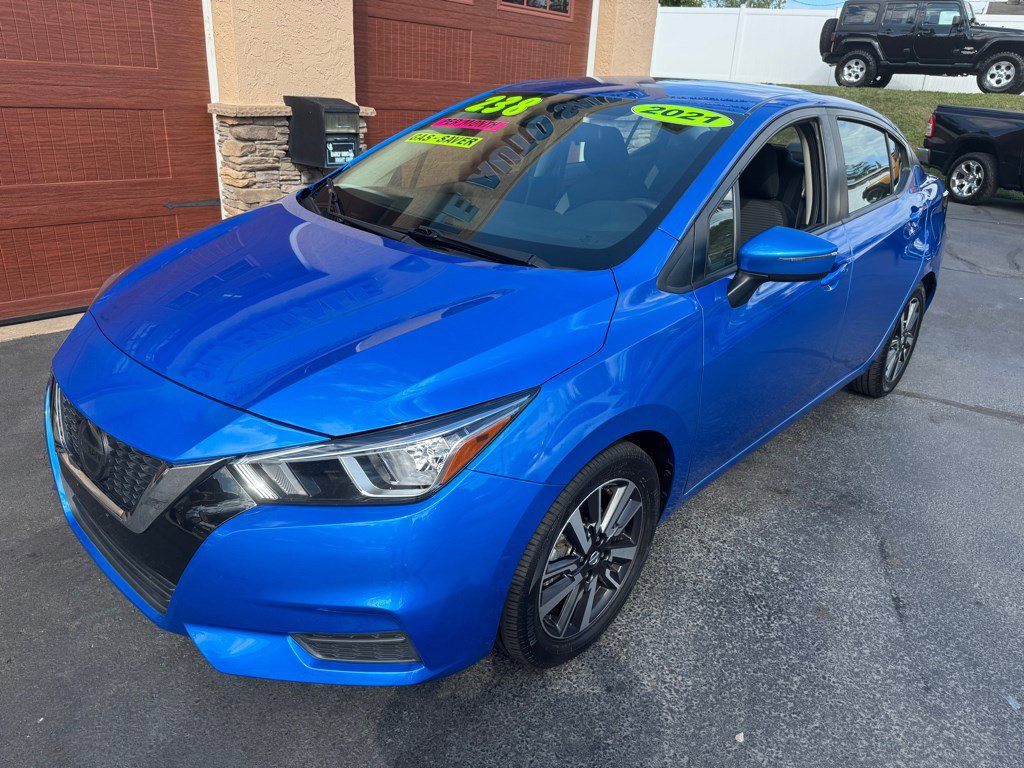 Used 2021 Nissan Versa SV image 3