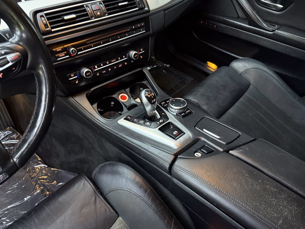 Used 2015 BMW M5 RWD image 13