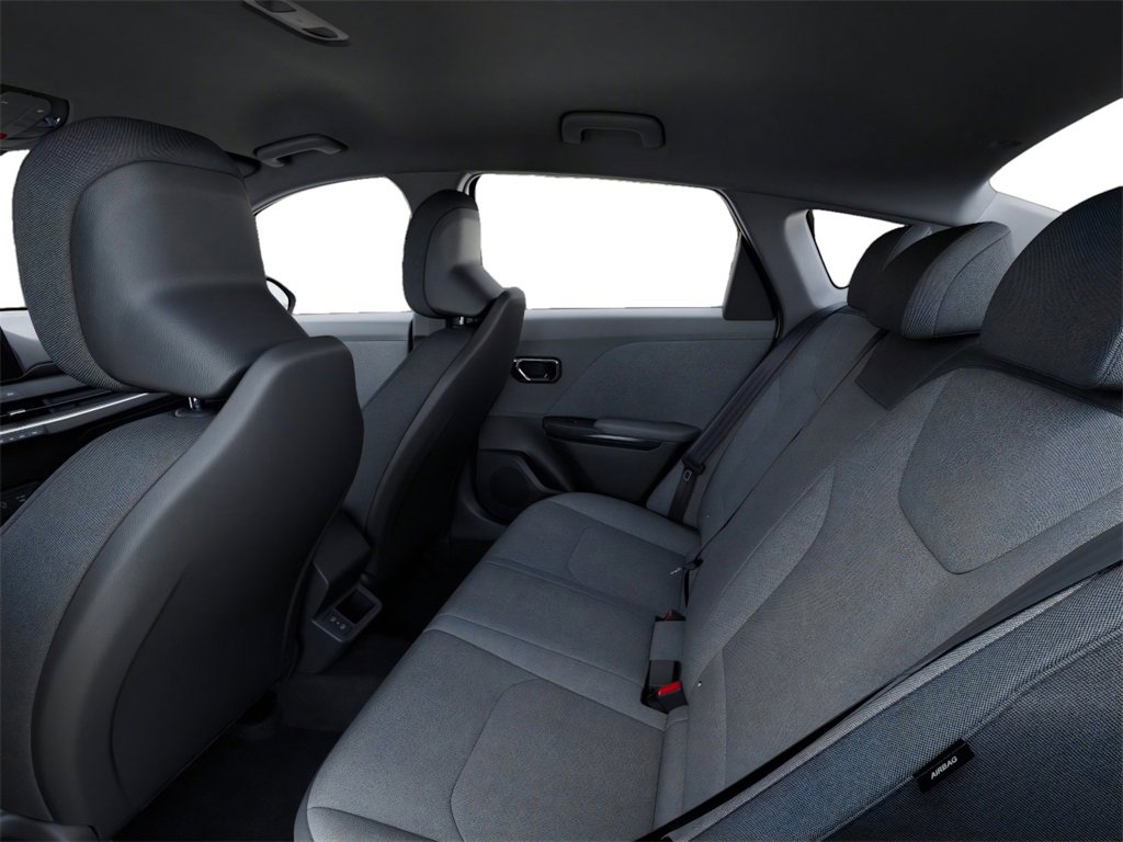 New 2025 Kia K4 LXS image 18