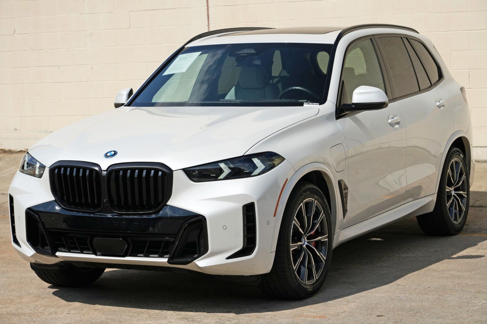 Used 2024 BMW X5 xDrive50e w/ M Sport Package AWD/4WD image 49