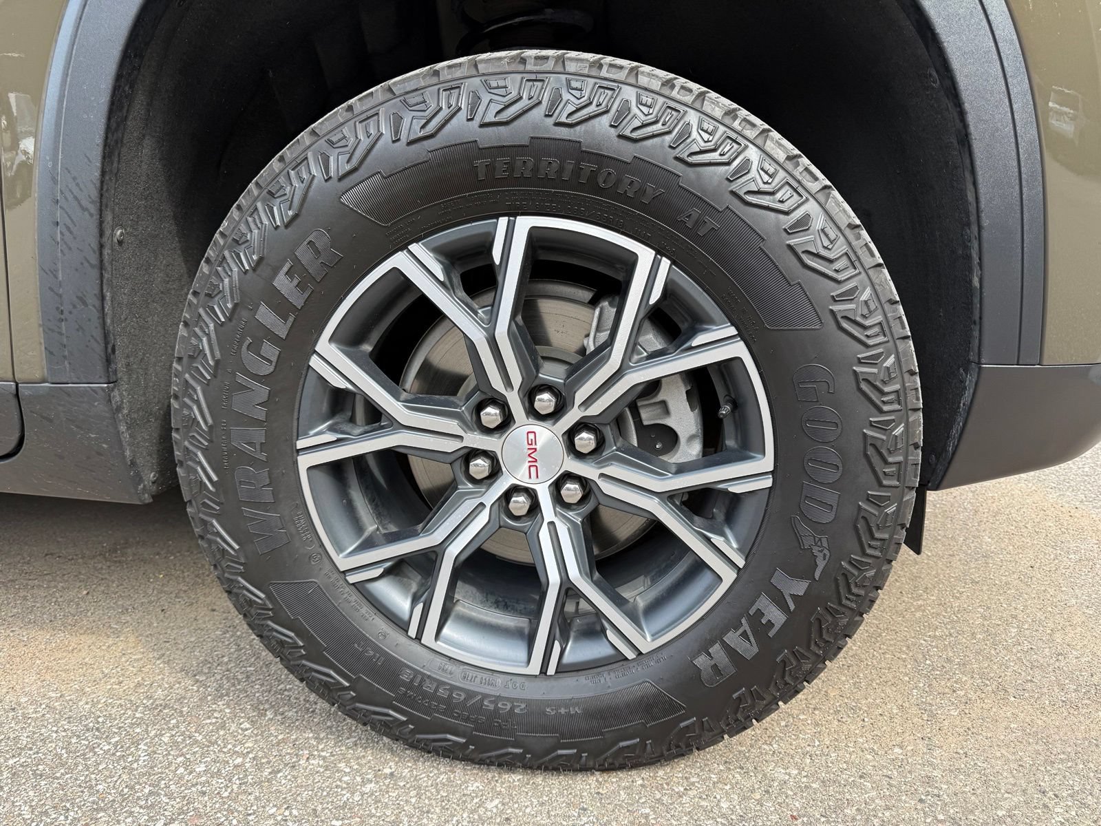 Used 2024 GMC Acadia AT4 w/ LPO, Floor Liner Package AWD/4WD image 10