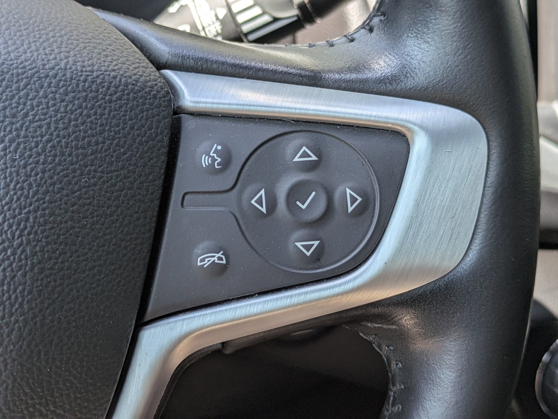 Used 2020 GMC Terrain SLT w/ Preferred Package image 16