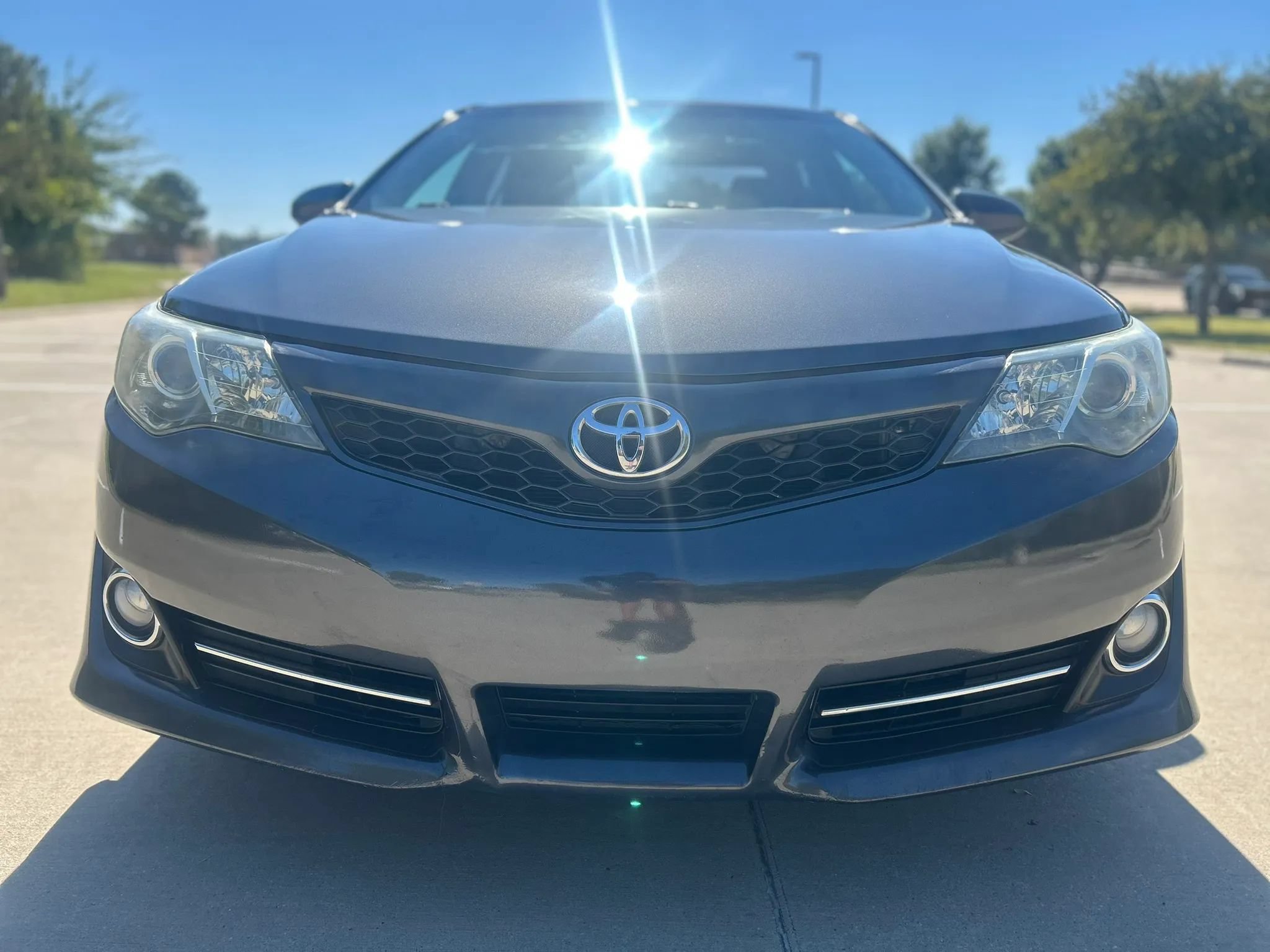Used 2014 Toyota Camry SE FWD image 3