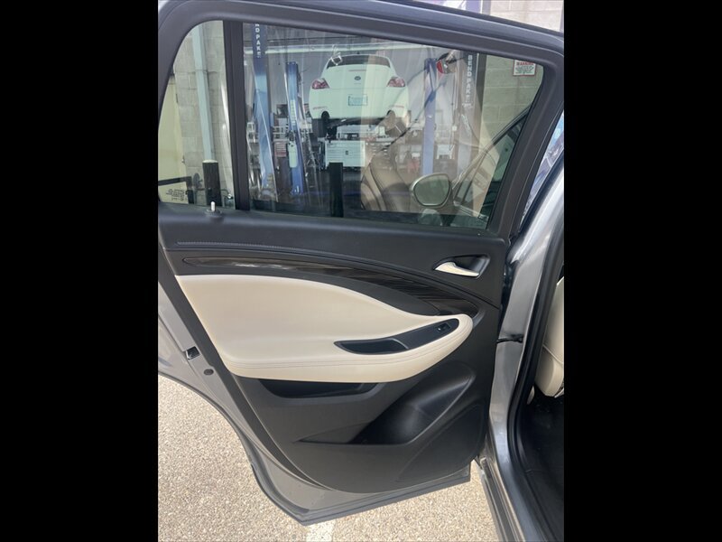 Used 2020 Buick Envision Preferred AWD/4WD image 15