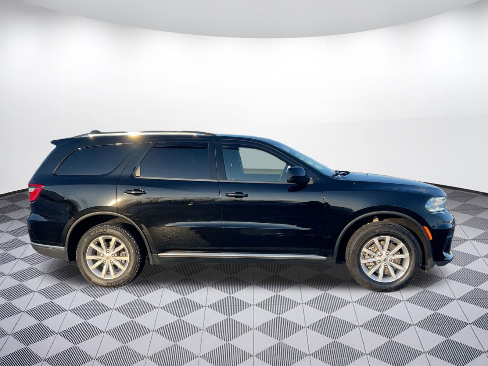 Used 2023 Dodge Durango SXT image 6