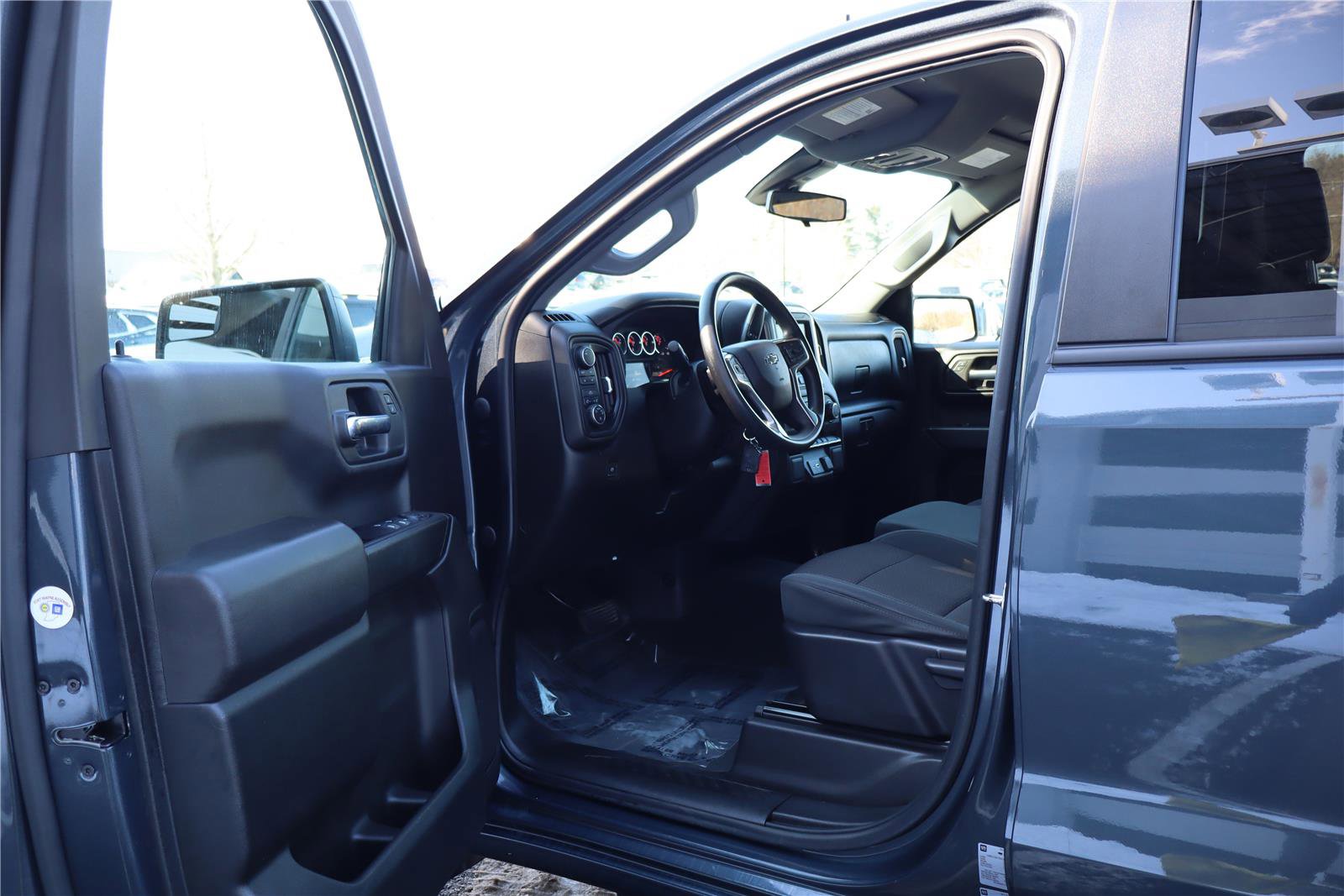 Used 2022 Chevrolet Silverado 1500 Custom Trail Boss w/ Safety Confidence Package image 13