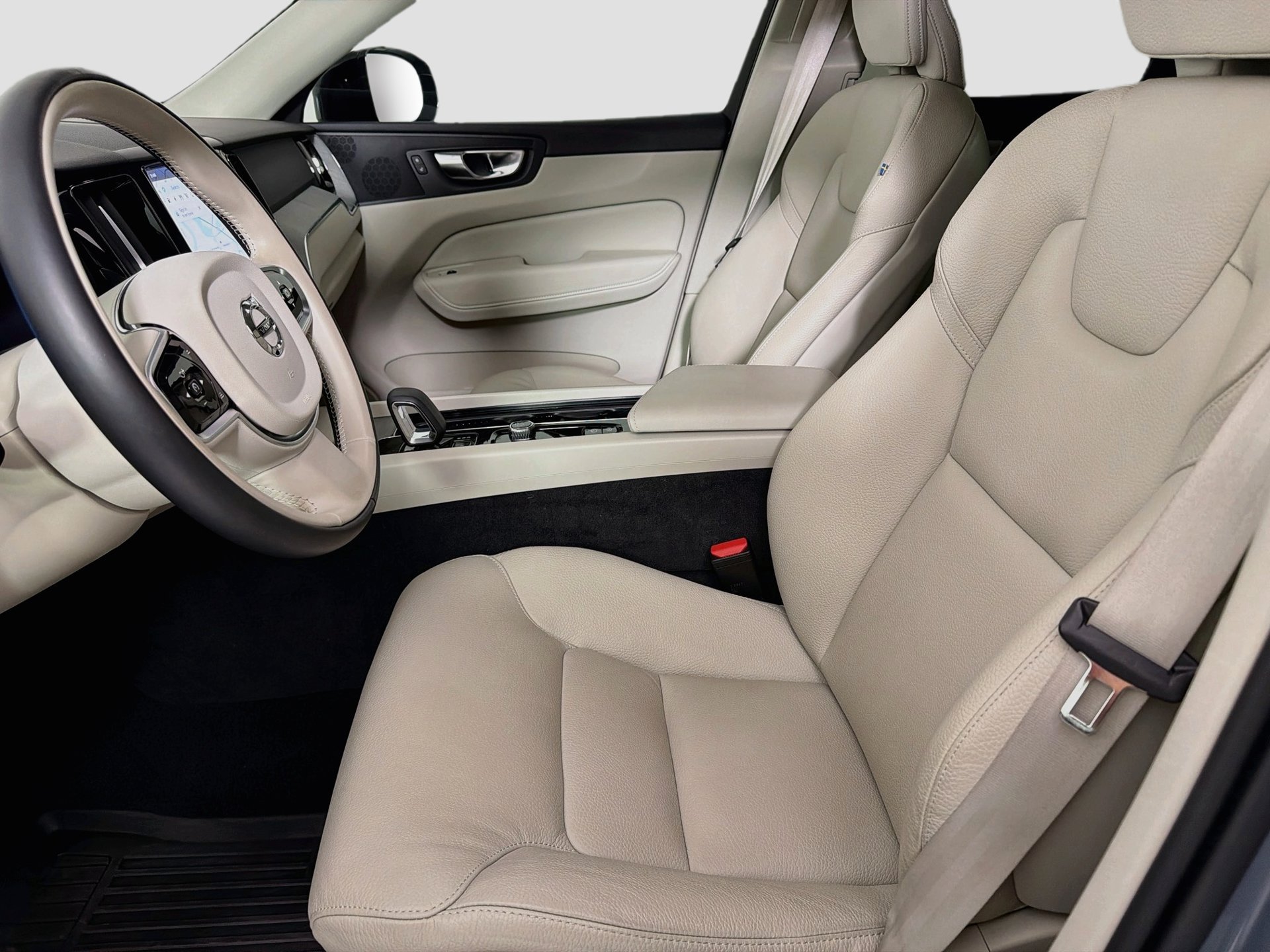 Certified 2024 Volvo XC60 T8 Plus w/ Protection Package Premier AWD/4WD image 20