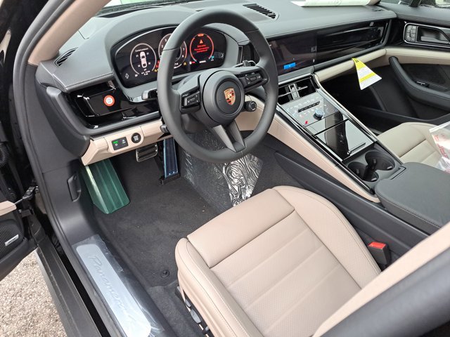 New 2026 Porsche Panamera 4 image 4