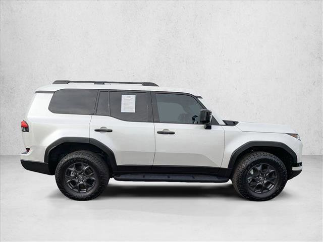 Used 2024 Lexus GX 550 image 4