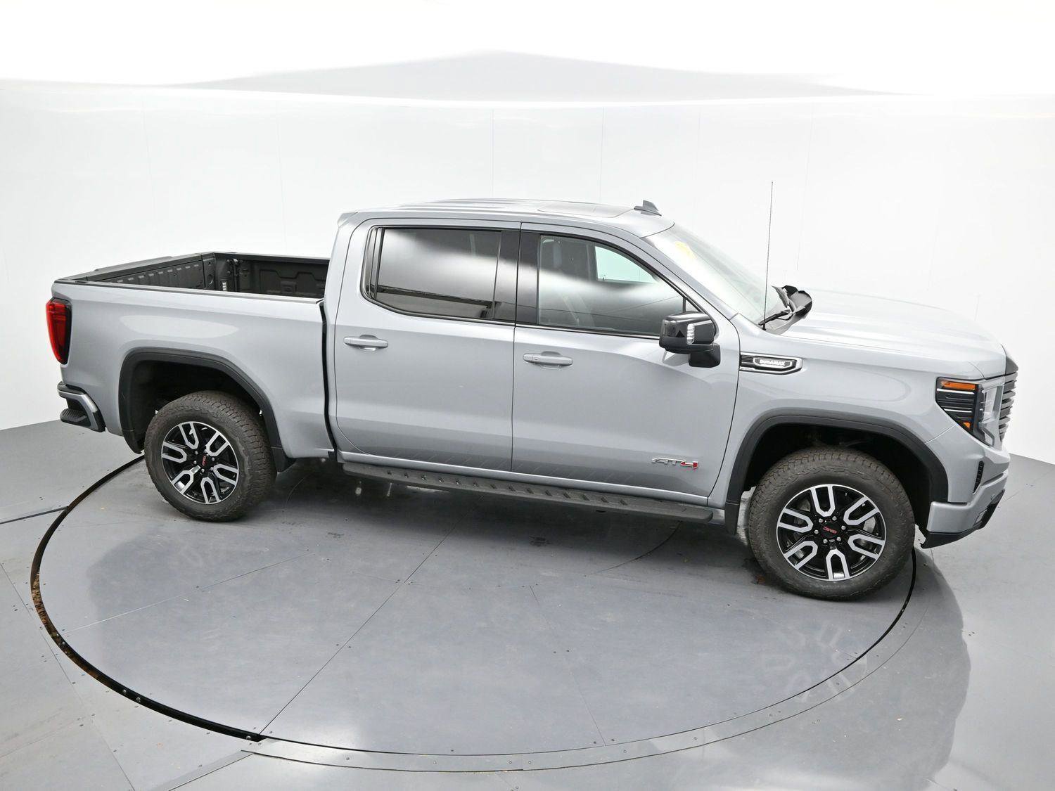 Used 2025 GMC Sierra 1500 AT4 w/ AT4 Premium Package image 40