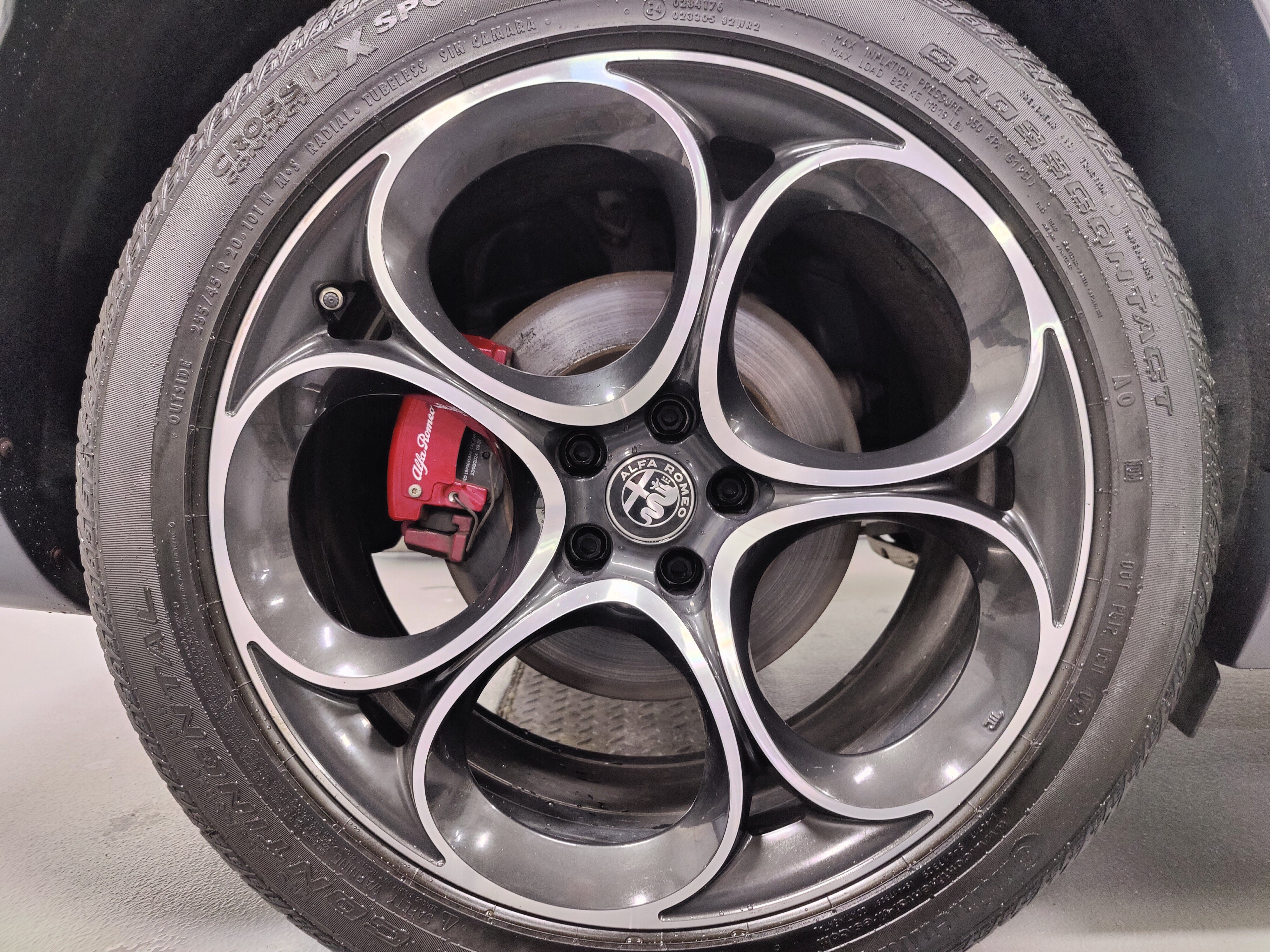 Certified 2023 Alfa Romeo Stelvio Veloce AWD/4WD image 26