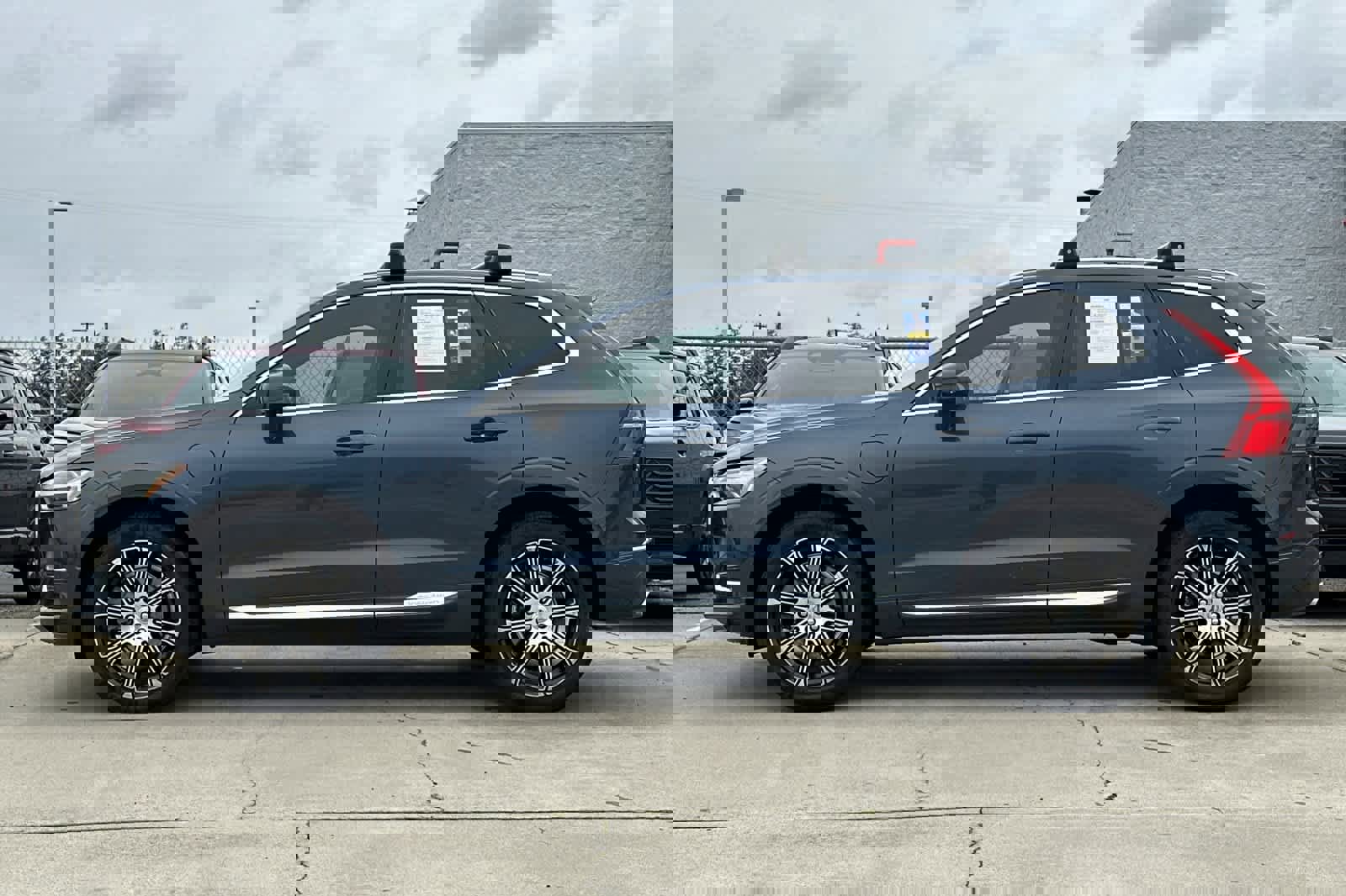 Used 2019 Volvo XC60 T8 Inscription w/ Protection Package Premier image 6