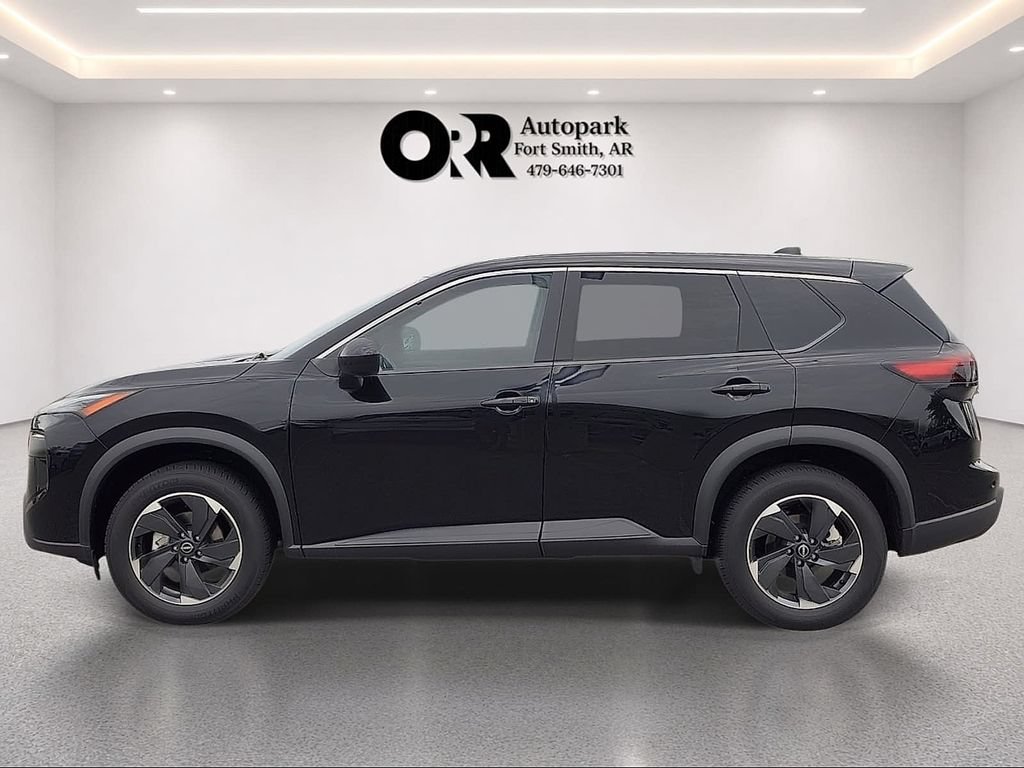 Used 2025 Nissan Rogue SV FWD image 3