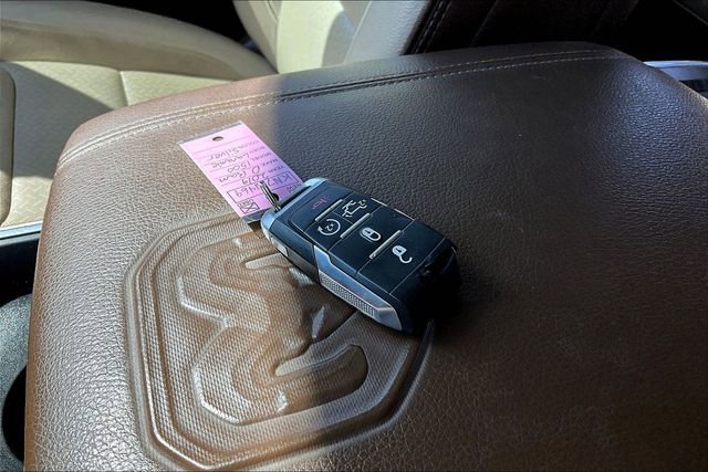 Used 2019 RAM 1500 Laramie AWD/4WD image 35