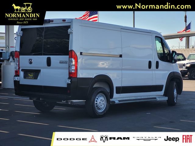 Used 2025 RAM ProMaster 2500 w/ U-Haul Equipment Group FWD image 4
